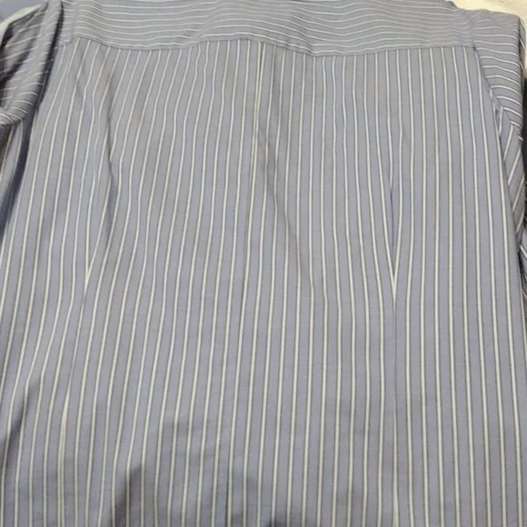 Riders by Lee, women's casual cotton button down blouses. Being sold as a Group - Picture 4 of 6